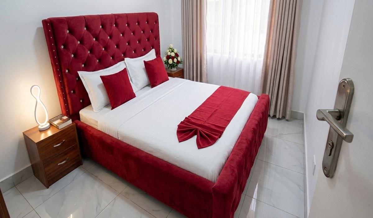 Deluxe Lake View Room (Room 01)