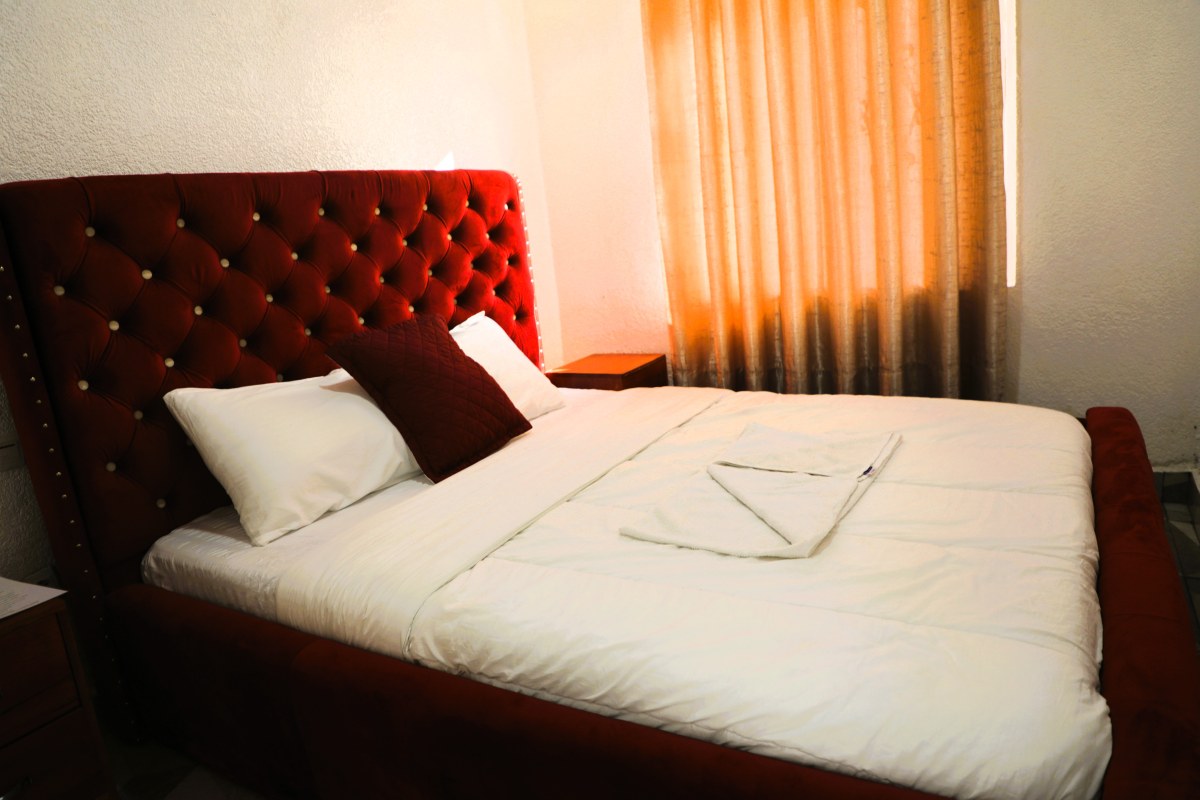 Cozy Queen Suite (Room 04)